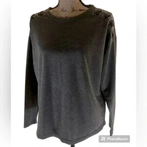 Daisy Fuentes, Gray tops,